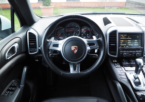 Porsche Cayenne cena 119000 przebieg: 205000, rok produkcji 2014 z Poręba małe 562